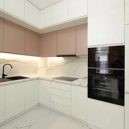 Eloise Apartment